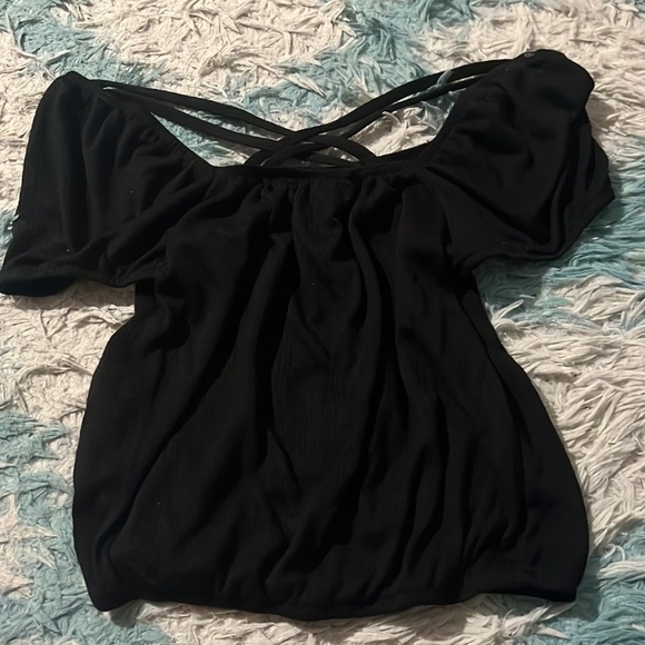 Black crop top - Picture 2 of 3